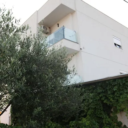 Vila Mucodemi Ksamil